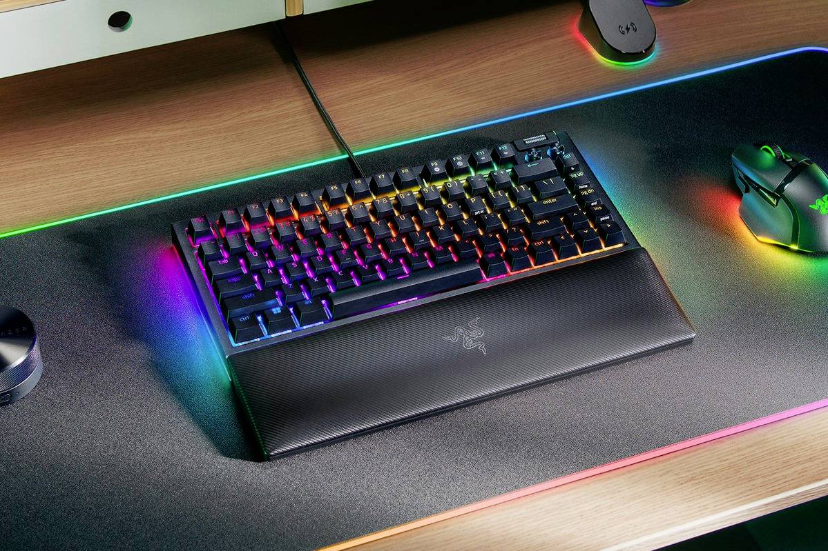 RAZER BlackWidow V4 75perc Intl. US Gaming-toetsenbord Kabelgebonden QWERTY, Engels Zwart Verlicht