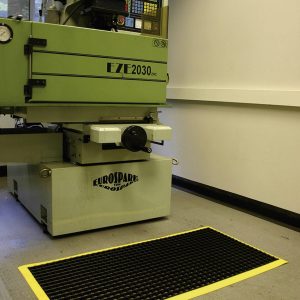 COBA Europe WS010702 Workstation Standard Werkplaatsmat (l x b x h) 1.2 m x 0.6 m x 12 mm Zwart COBA Europe WS010702 Workstation Standard Werkplaatsmat (l x b x h) 1.2 m x 0.6 m x 12 mm Zwart